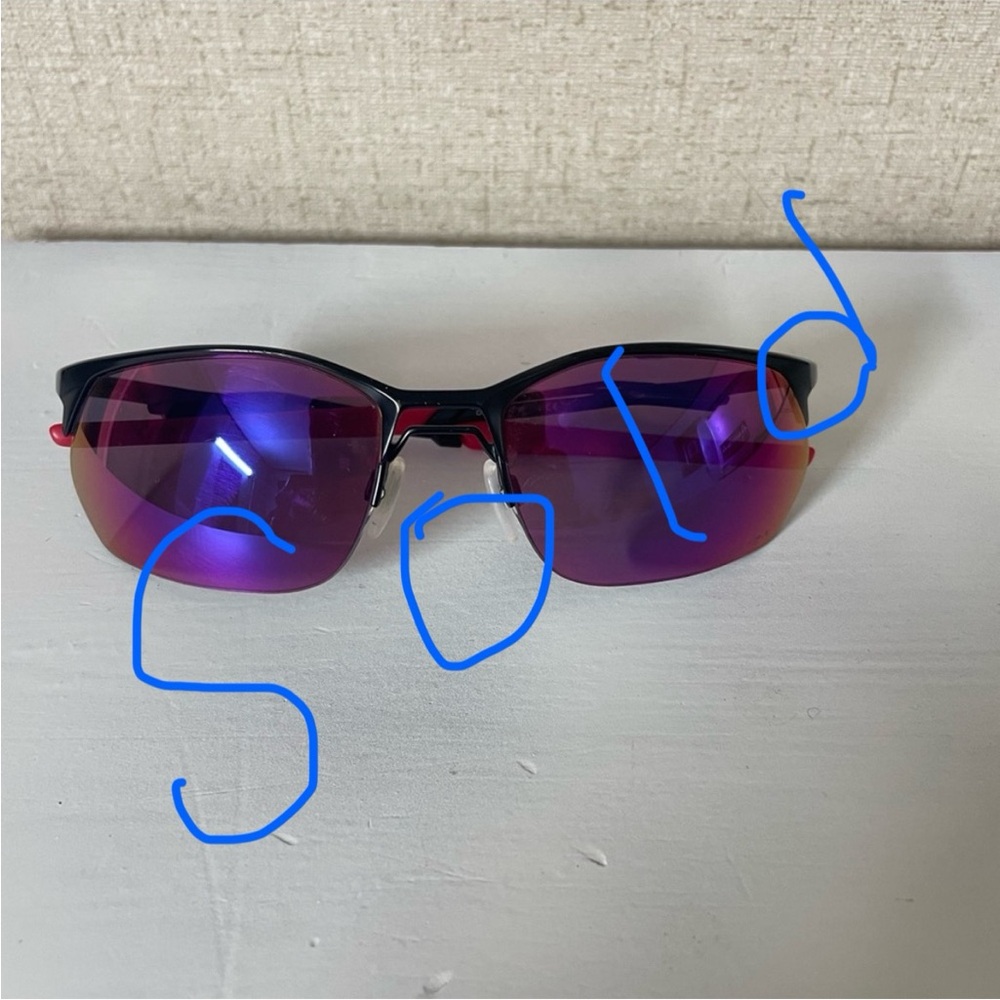 SOLD.  Do NOT purchase.                Oakleys polarized sunglasses